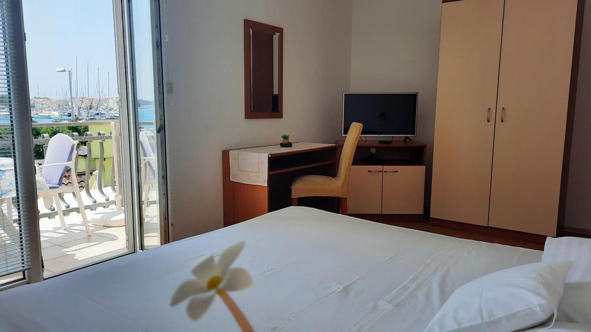 Apartments & Room Marina View Водице Екстер'єр фото